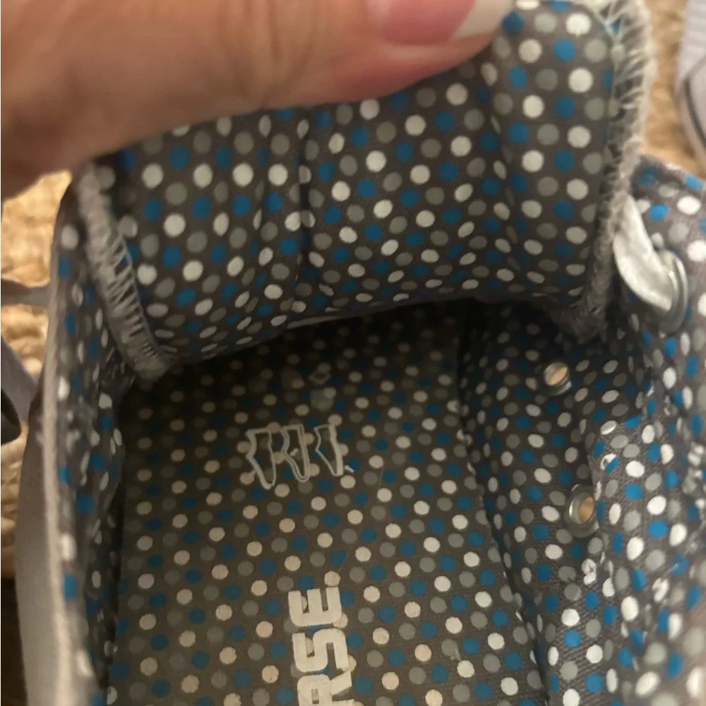 Converse preowned well